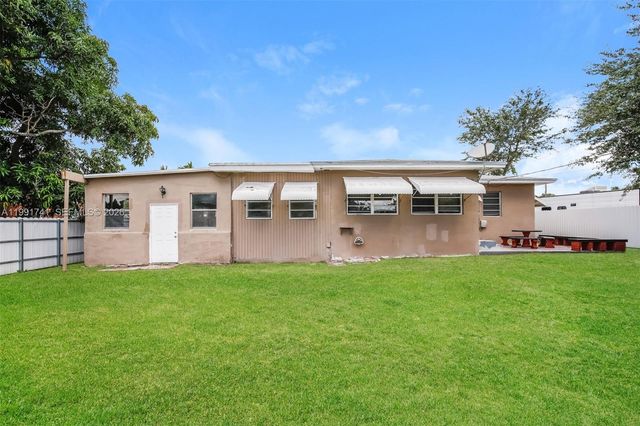 1710 NW 109th St, Miami, FL 33167