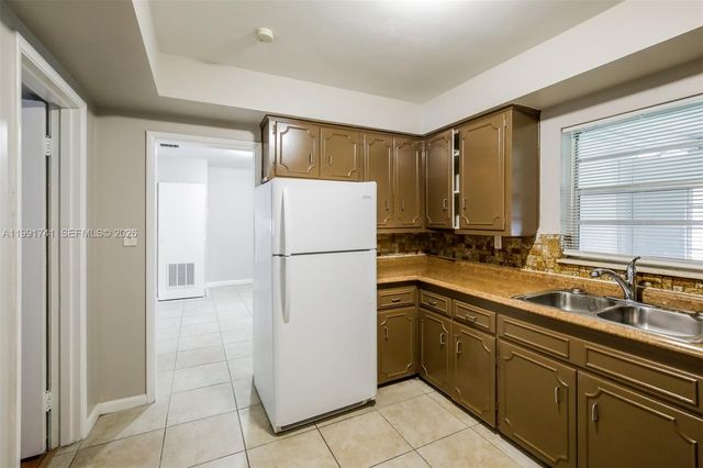 1710 NW 109th St, Miami, FL 33167