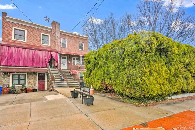 2829 Schurz Avenue, Bronx, NY 10465