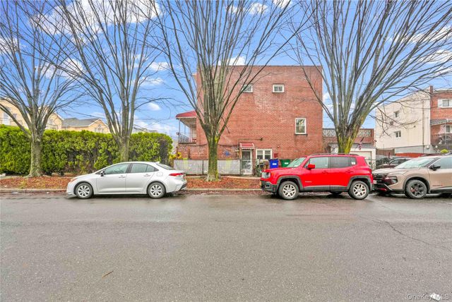 2829 Schurz Avenue, Bronx, NY 10465