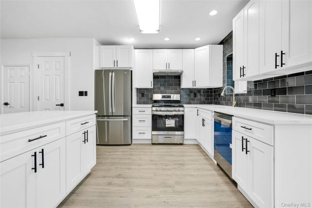 2829 Schurz Avenue, Bronx, NY 10465