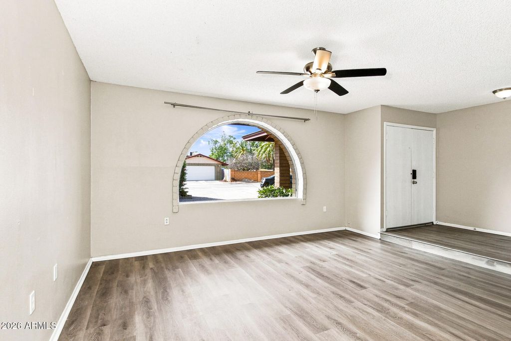5914 W HARMONT Drive, Glendale, AZ 85302 — photo 4