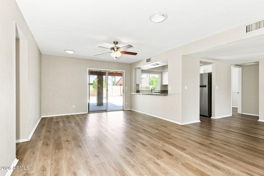 5914 W HARMONT Drive, Glendale, AZ 85302 — photo 5