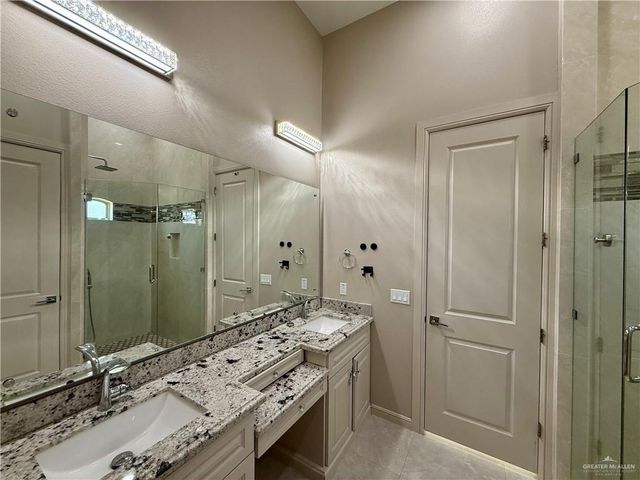 912 W Cheyenne Avenue, Pharr, TX 78577