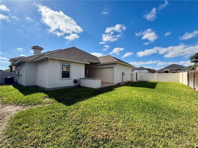 912 W Cheyenne Avenue, Pharr, TX 78577