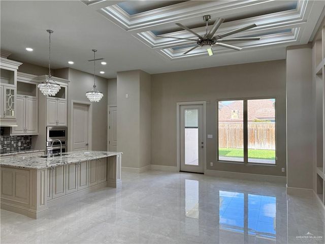 912 W Cheyenne Avenue, Pharr, TX 78577