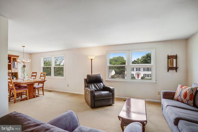 12842 FANTASIA DR, Herndon, VA 20170