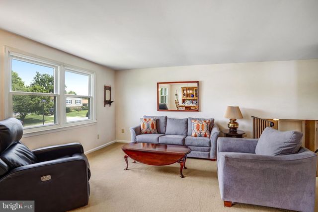 12842 FANTASIA DR, Herndon, VA 20170