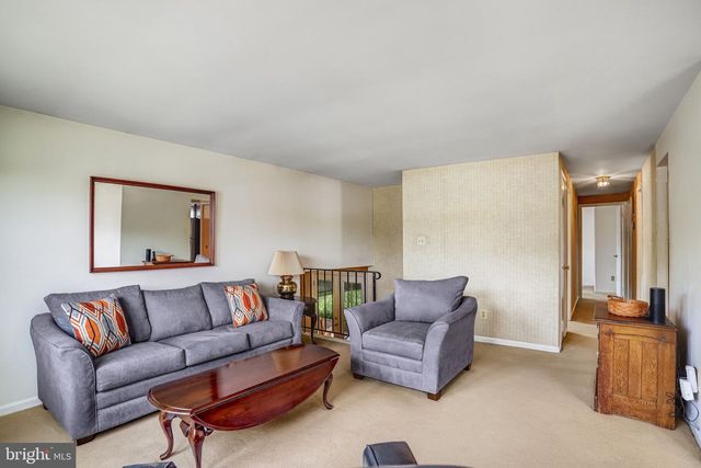 12842 FANTASIA DR, Herndon, VA 20170