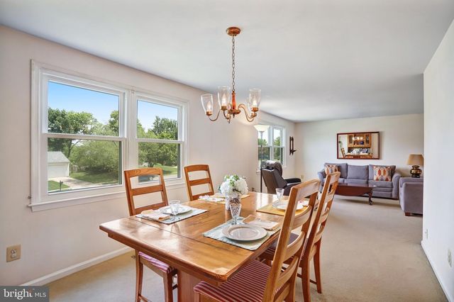 12842 FANTASIA DR, Herndon, VA 20170