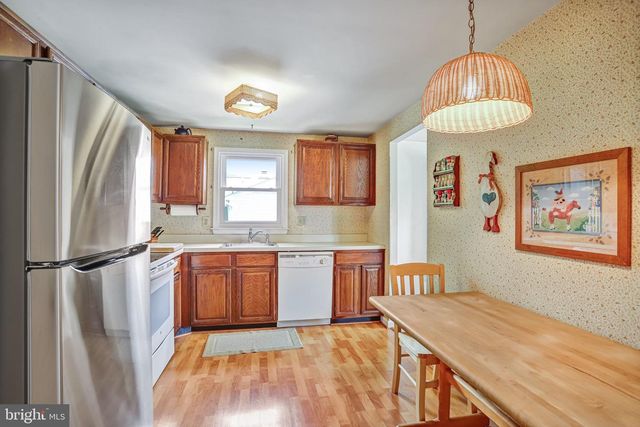 12842 FANTASIA DR, Herndon, VA 20170