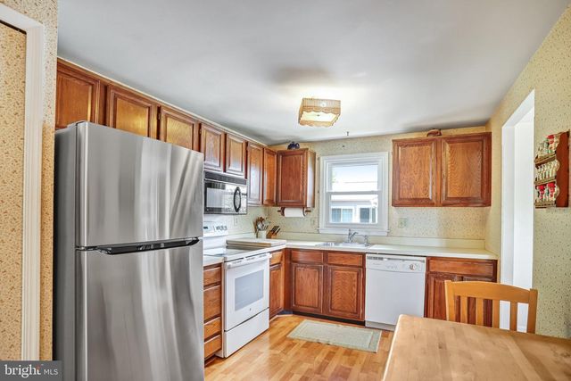 12842 FANTASIA DR, Herndon, VA 20170