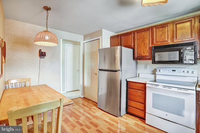 12842 FANTASIA DR, Herndon, VA 20170