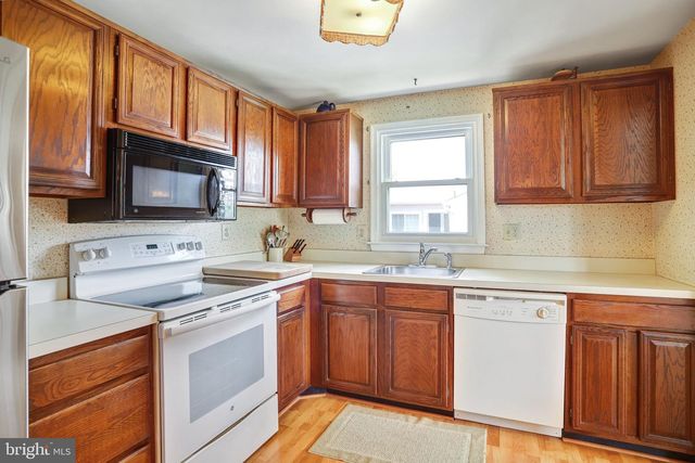 12842 FANTASIA DR, Herndon, VA 20170