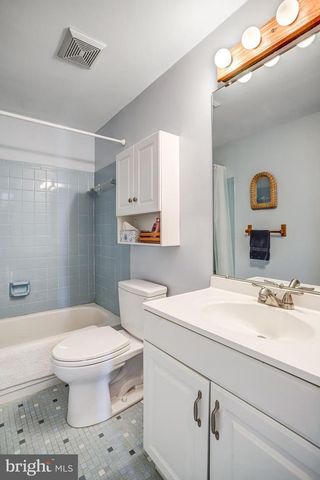 12842 FANTASIA DR, Herndon, VA 20170