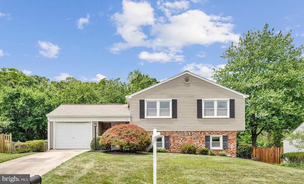12842 FANTASIA DR, Herndon, VA 20170
