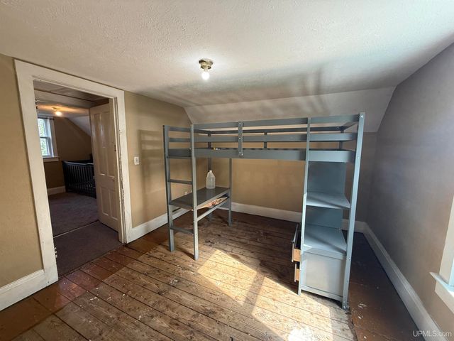 515 E Prospect Street, Munising, MI 49862