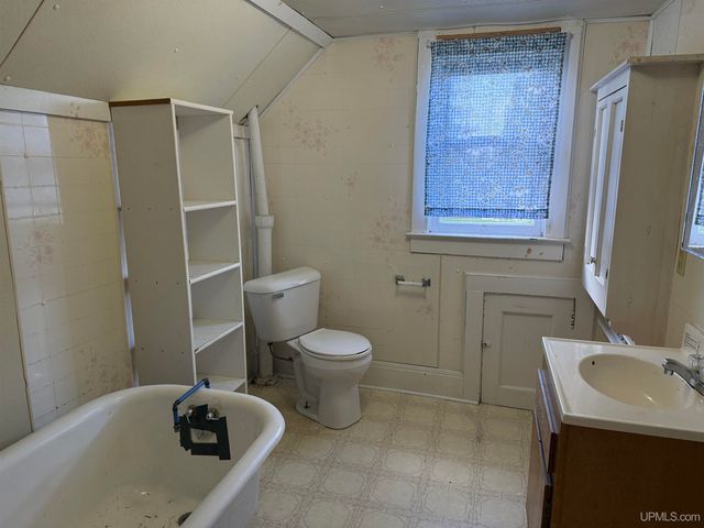 515 E Prospect Street, Munising, MI 49862