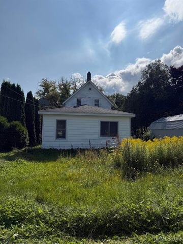 515 E Prospect Street, Munising, MI 49862