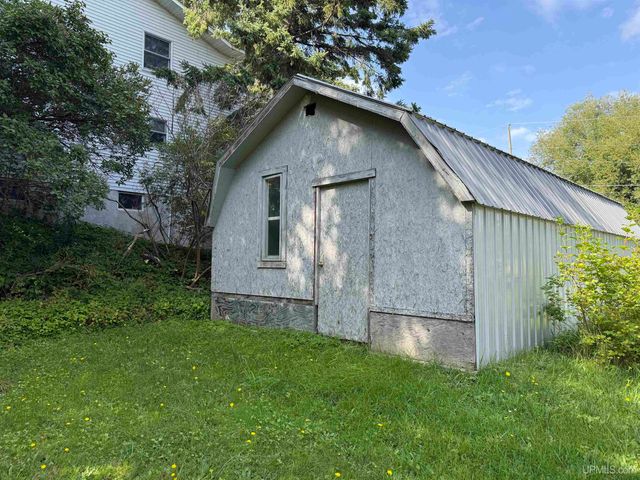 515 E Prospect Street, Munising, MI 49862