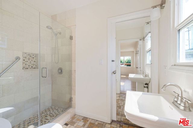 3311 Carlyle Street, Los Angeles, CA 90065