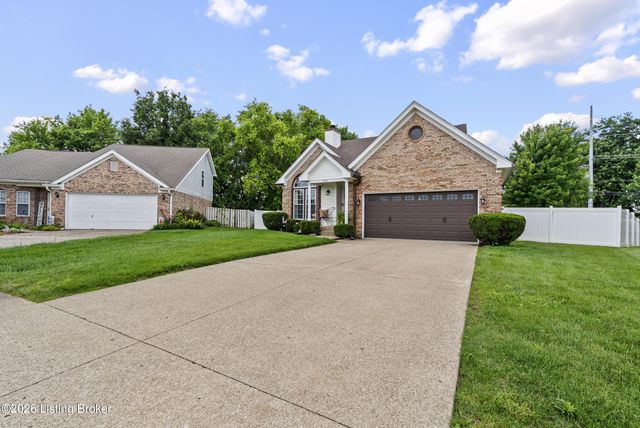 3901 Meadow Ridge Pl, Louisville, KY 40218