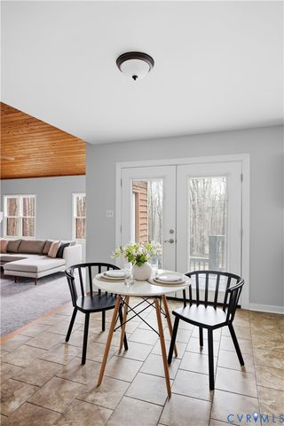 14429 Fox Knoll Dr, Colonial Heights, VA 23834