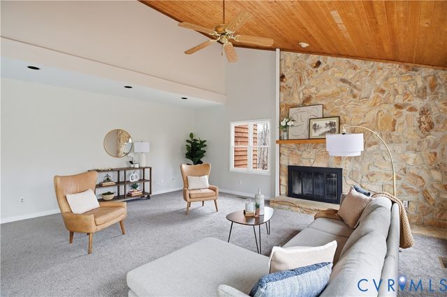 14429 Fox Knoll Dr, Colonial Heights, VA 23834