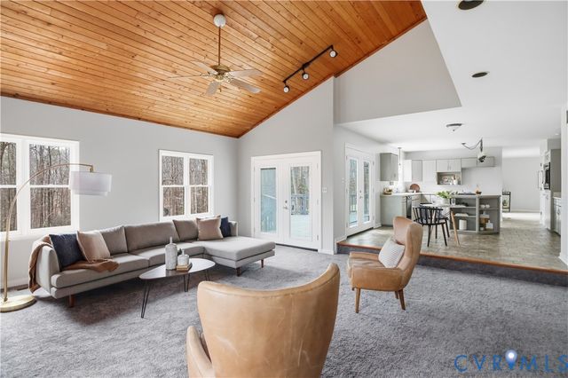 14429 Fox Knoll Dr, Colonial Heights, VA 23834