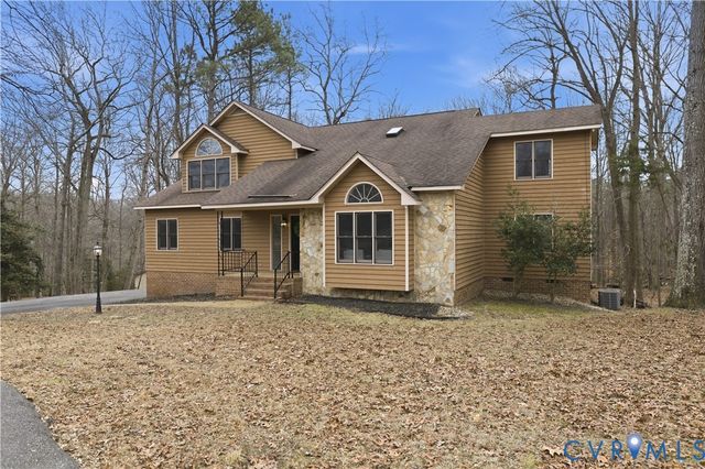 14429 Fox Knoll Dr, Colonial Heights, VA 23834