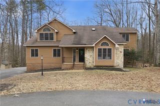 14429 Fox Knoll Dr, Colonial Heights, VA 23834