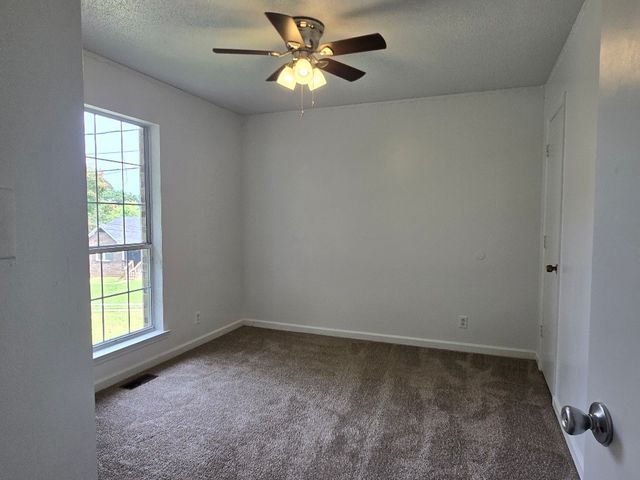 2025 Windroe Dr, Clarksville, TN 37042