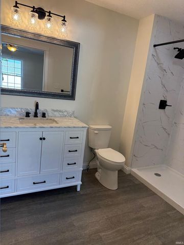 389 NE H Street, Linton, IN 47441