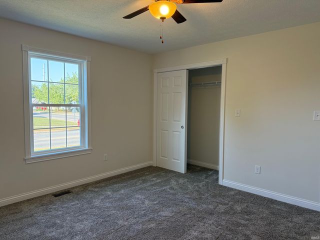 389 NE H Street, Linton, IN 47441