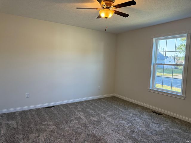 389 NE H Street, Linton, IN 47441