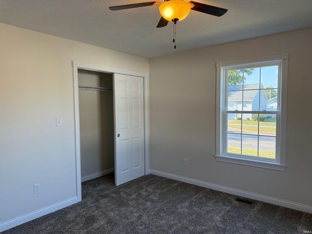 389 NE H Street, Linton, IN 47441