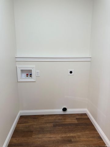 389 NE H Street, Linton, IN 47441