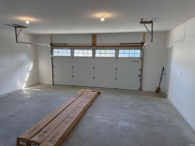 389 NE H Street, Linton, IN 47441