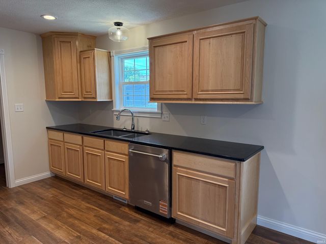 389 NE H Street, Linton, IN 47441