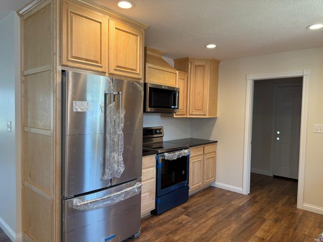 389 NE H Street, Linton, IN 47441