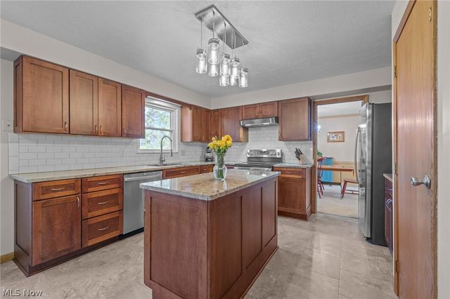 25684 Hidden Acres Drive, Westlake, OH 44145