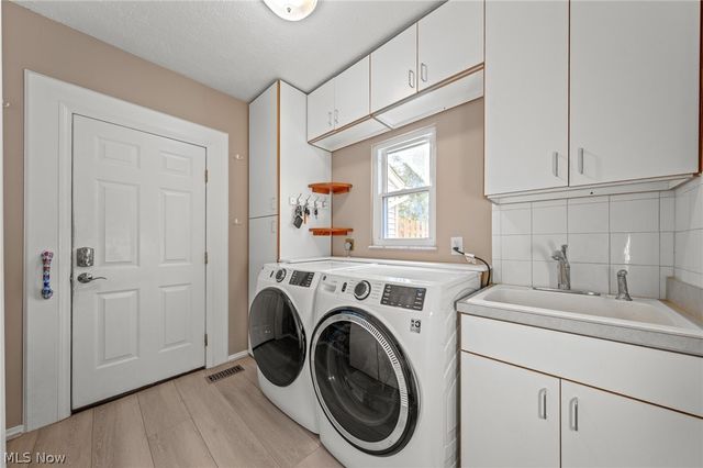 25684 Hidden Acres Drive, Westlake, OH 44145