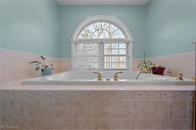 25684 Hidden Acres Drive, Westlake, OH 44145