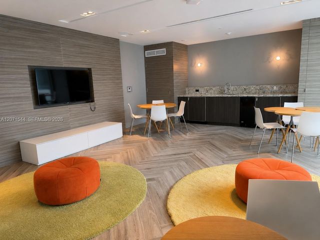 1600 SW 1st Avenue 303, Miami, FL 33129