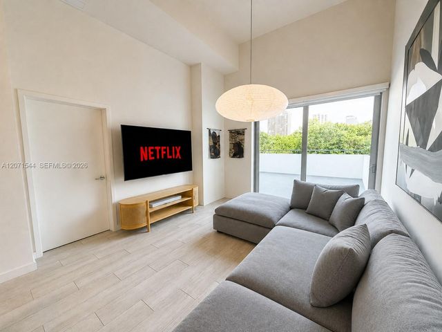 1600 SW 1st Avenue 303, Miami, FL 33129