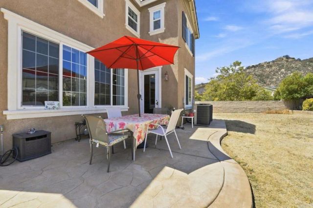 2990 Burnet Drive, Escondido, CA 92027