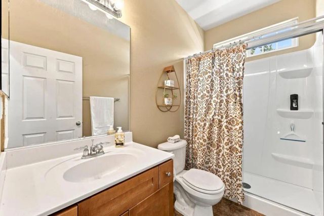 2990 Burnet Drive, Escondido, CA 92027