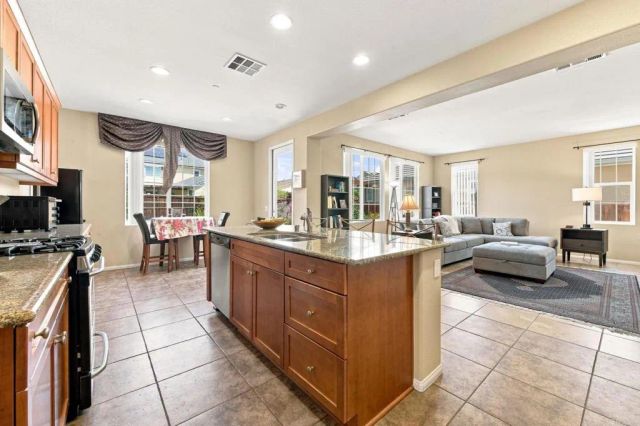 2990 Burnet Drive, Escondido, CA 92027