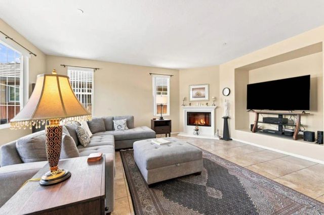 2990 Burnet Drive, Escondido, CA 92027