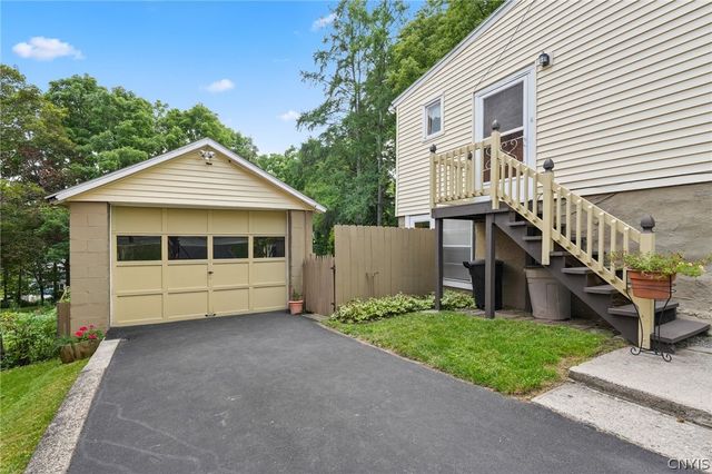 21 Elderkin Avenue, Camillus, NY 13031